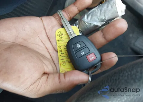 2016 Toyota Rav4 Le z USA, uszkodzony, nr VIN 2T3ZFREV0GW240878